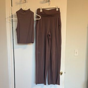 Alicia Keys for Athleta- Women's Sleeveless Top and Pants Set. Purple/gray